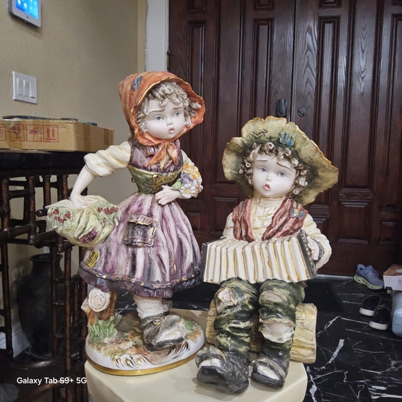 VINTAGE Whimsical Country Children Sculpture - Multicolor - Picture 4 of 4